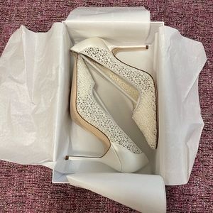 NEW  ( 55% OFF) Manolo Blahnik BBLA Lace Stiletto Pumps